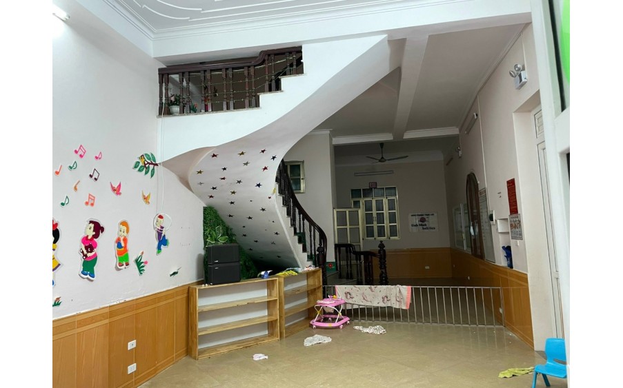 Cho thuê nhà trong ngõ Trương Định - HM. DT 100m - 3tầng - Giá 14 triệu - ngõ ô tô 0934688687